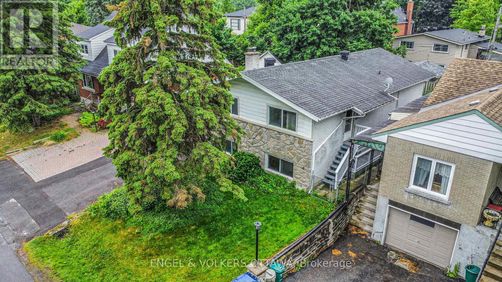886 Ivanhoe Avenue, Ottawa, Ontario  K2B 5S5 - Photo 30 - X12211460