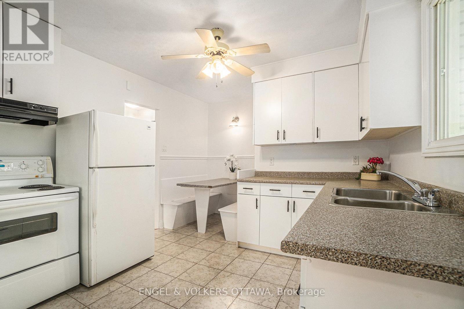 886 Ivanhoe Avenue, Ottawa, Ontario  K2B 5S5 - Photo 7 - X12211460