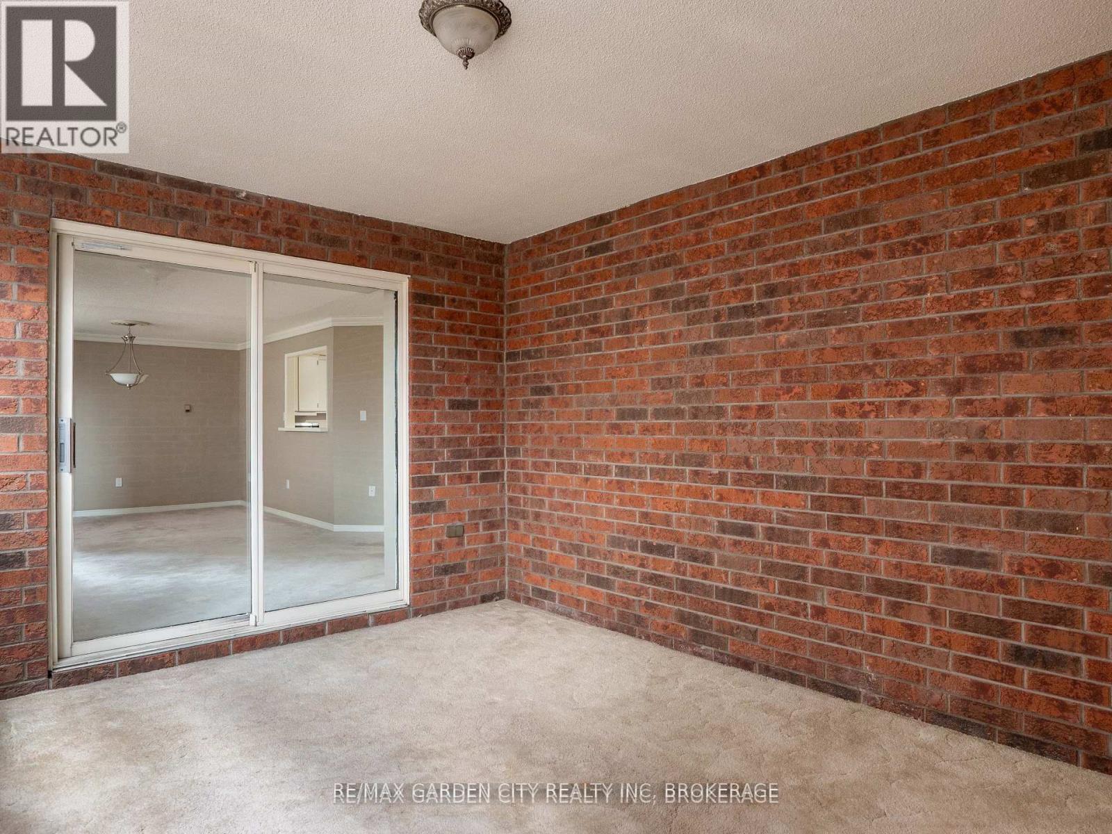 304 - 141 Church Street, St. Catharines (Downtown), Ontario  L2R 7L7 - Photo 9 - X12211472