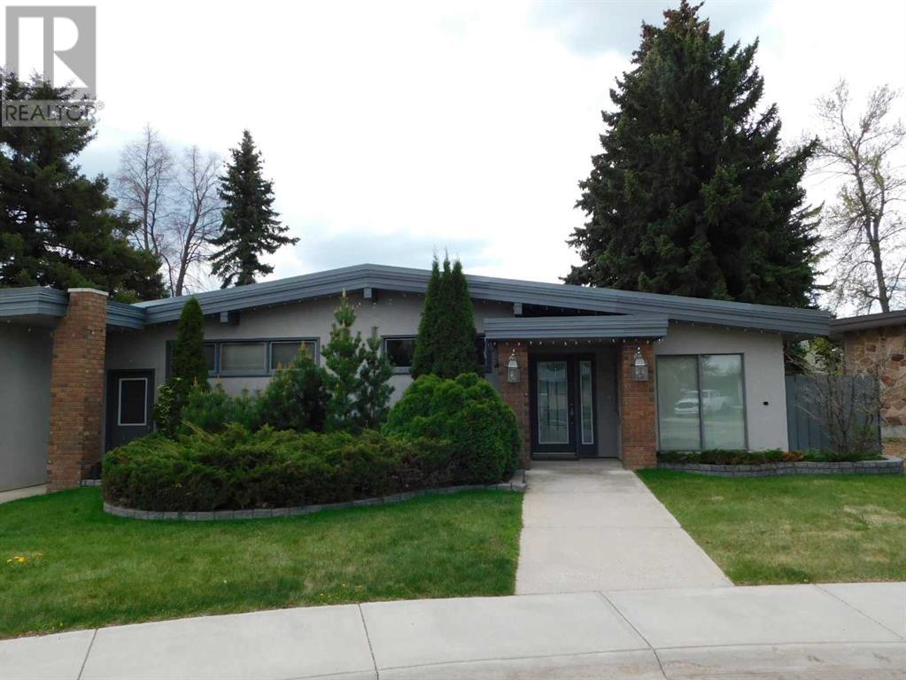 Property at 11 Laurel Place W image 3