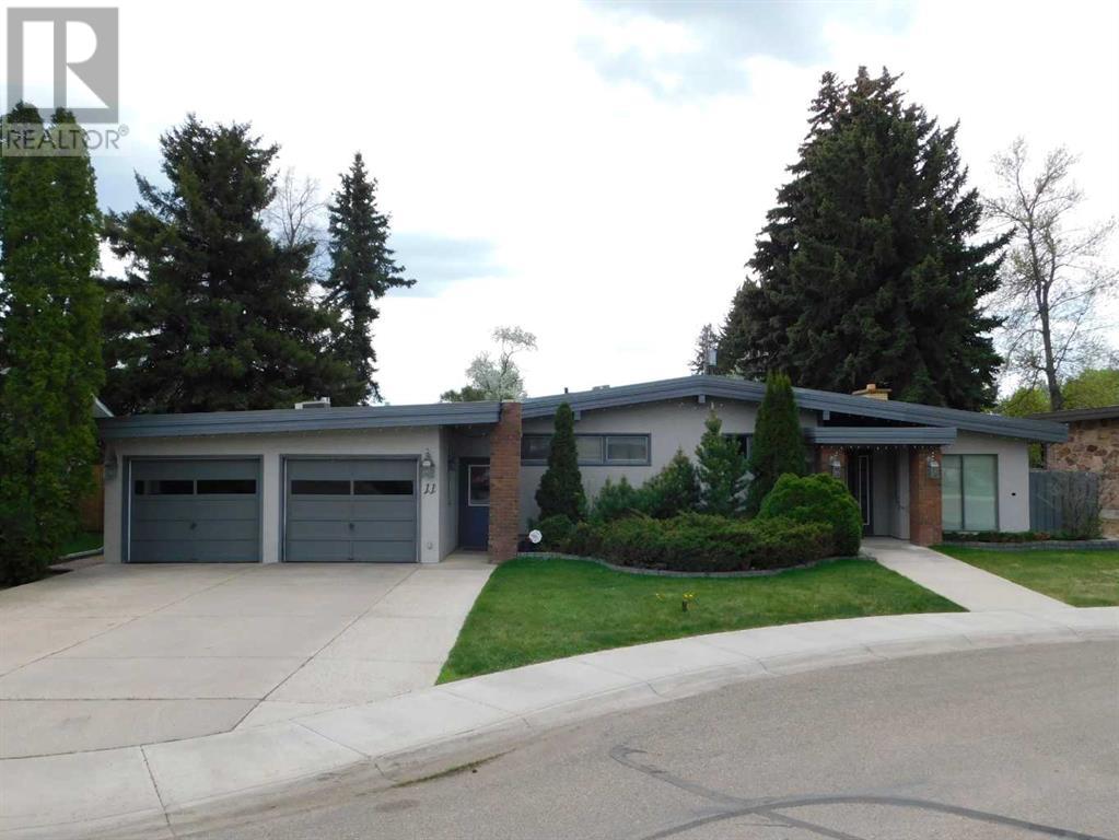 Property at 11 Laurel Place W image 1