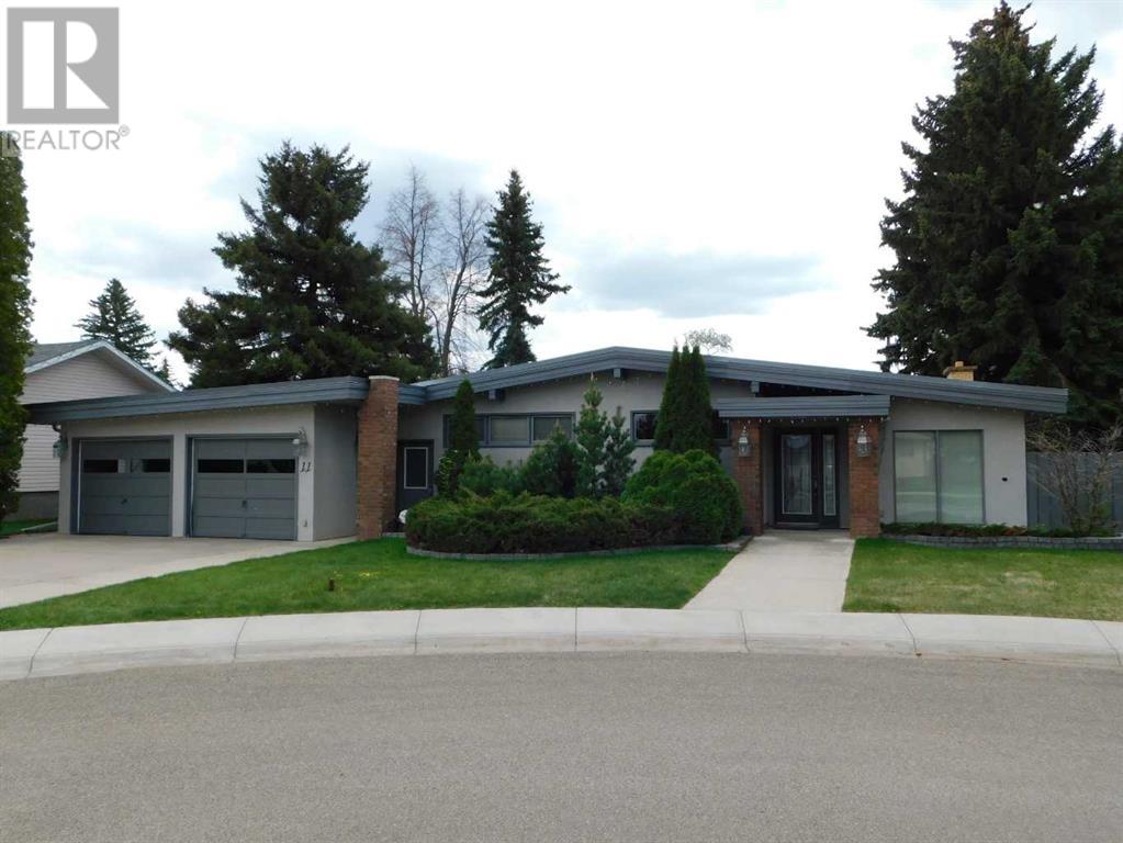 Property at 11 Laurel Place W image 2