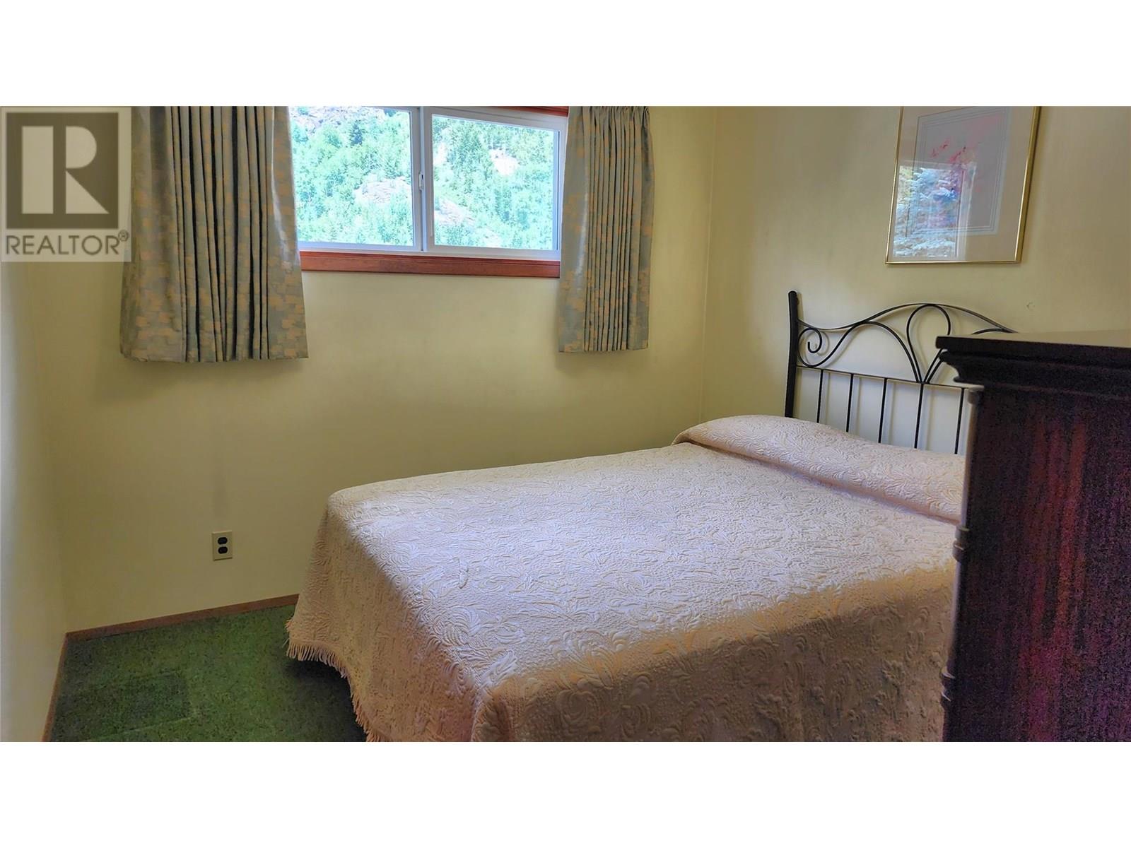 3900 Woodland Drive, Trail, British Columbia  V1R 2V8 - Photo 13 - 10351505