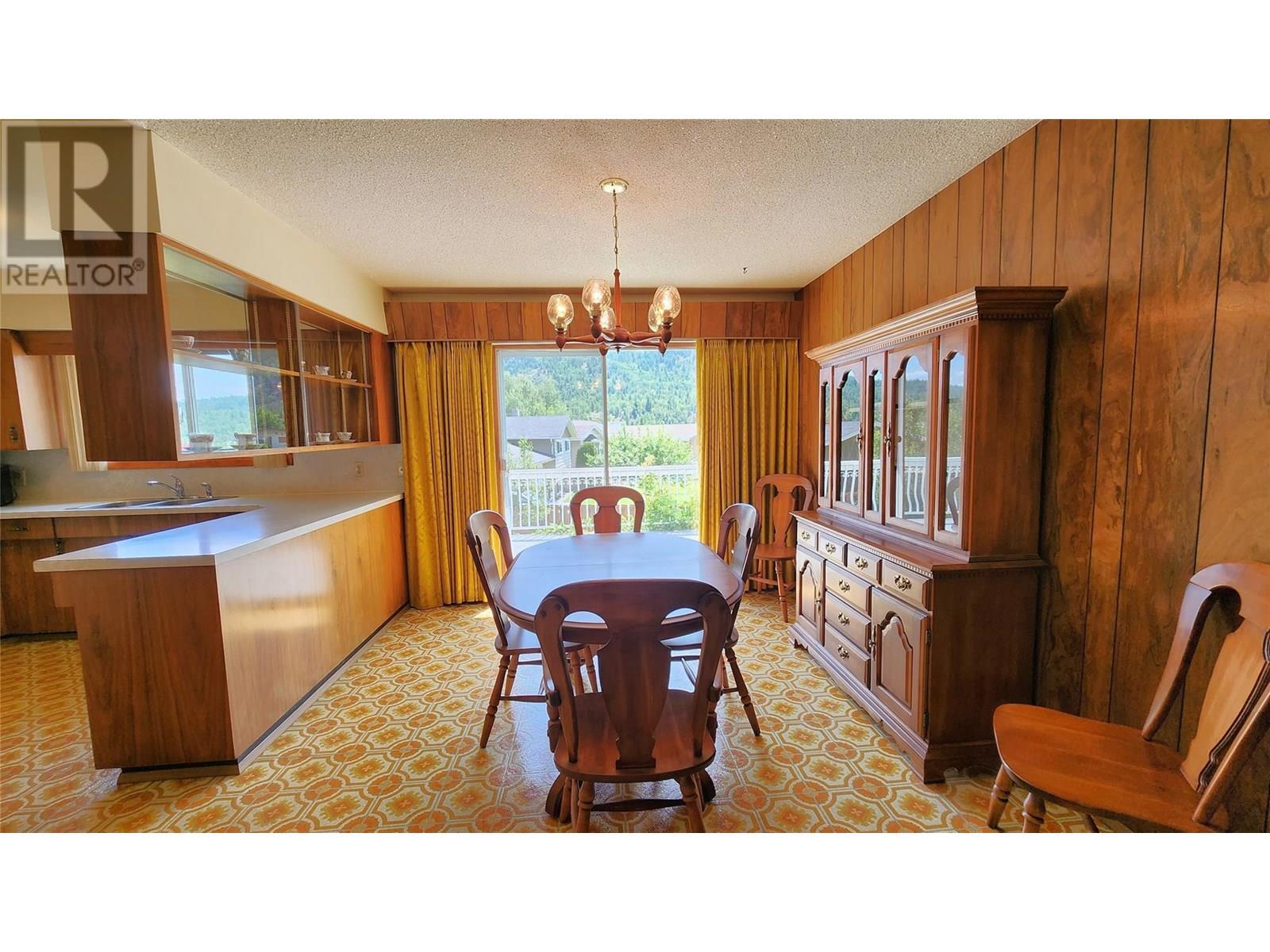 3900 Woodland Drive, Trail, British Columbia  V1R 2V8 - Photo 7 - 10351505