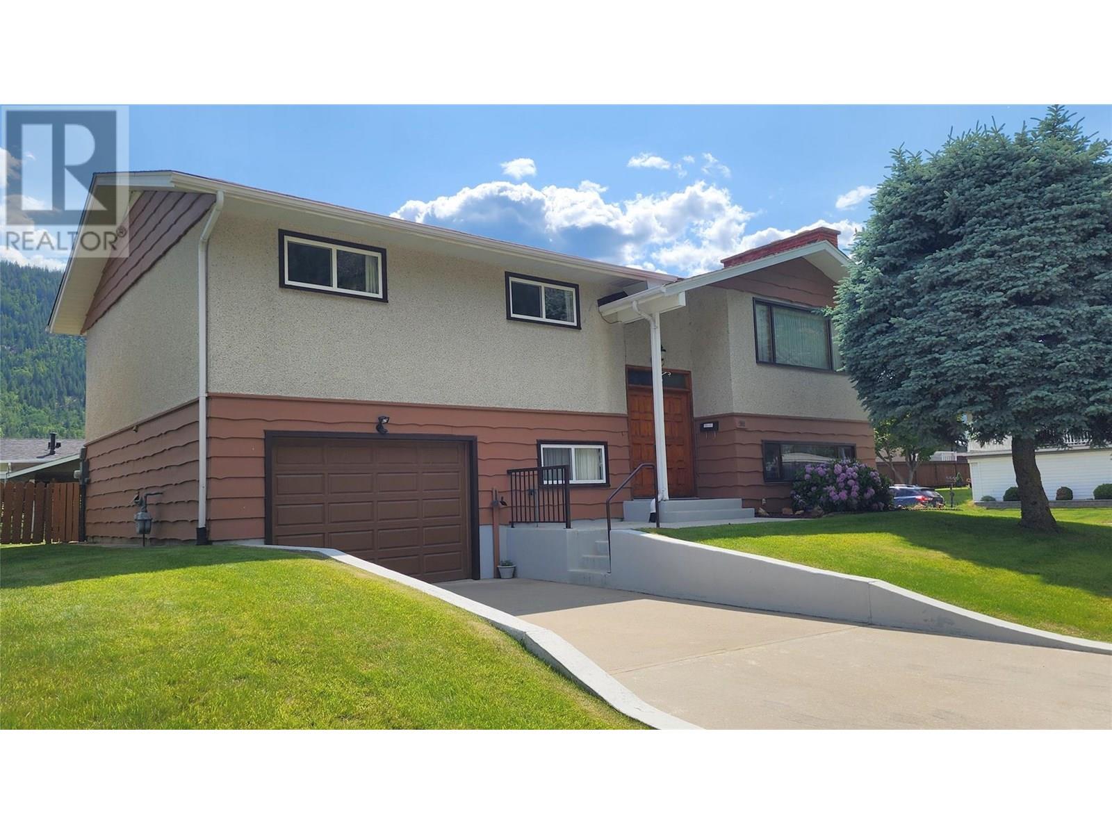 3900 Woodland Drive, Trail, British Columbia