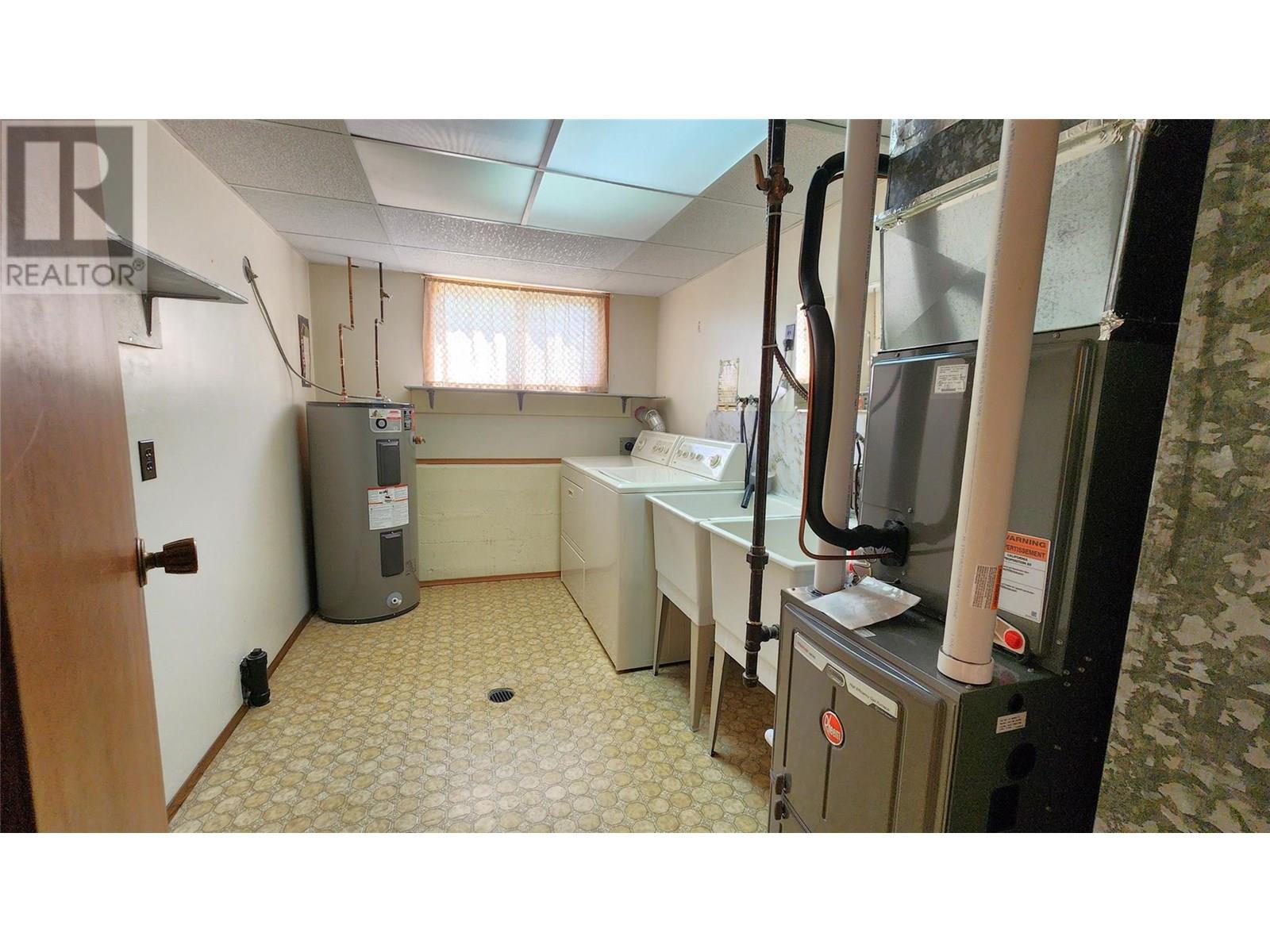 3900 Woodland Drive, Trail, British Columbia  V1R 2V8 - Photo 26 - 10351505