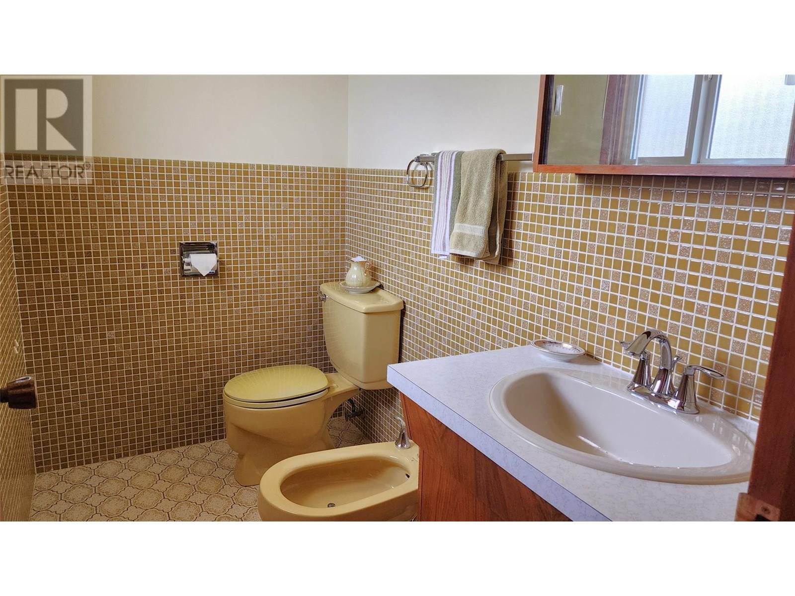 3900 Woodland Drive, Trail, British Columbia  V1R 2V8 - Photo 17 - 10351505