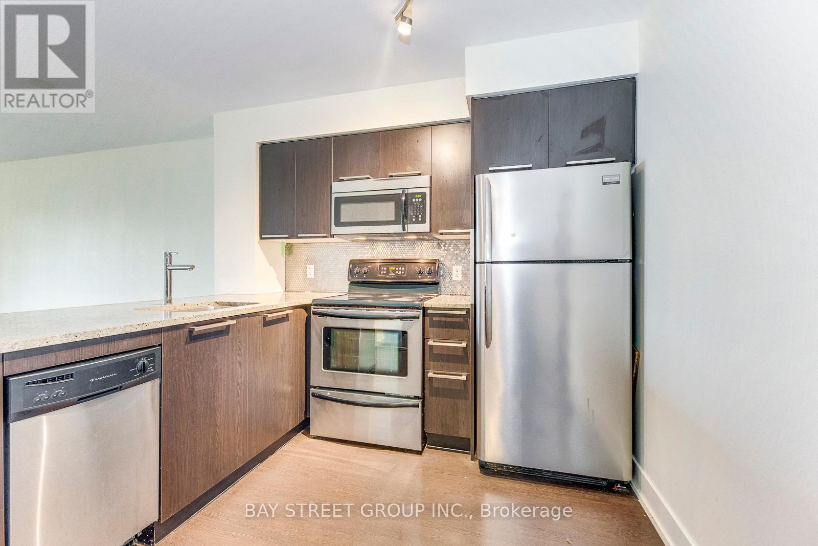 1007 - 23 Sheppard Avenue E, Toronto (Willowdale East), Ontario  M2N 0C8 - Photo 13 - C12211458