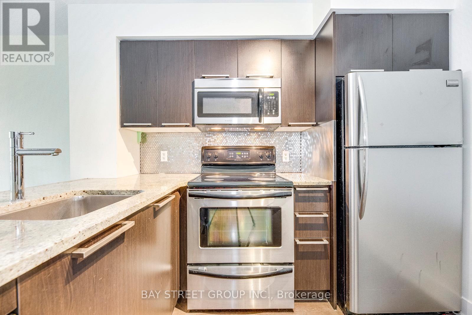1007 - 23 Sheppard Avenue E, Toronto (Willowdale East), Ontario  M2N 0C8 - Photo 14 - C12211458