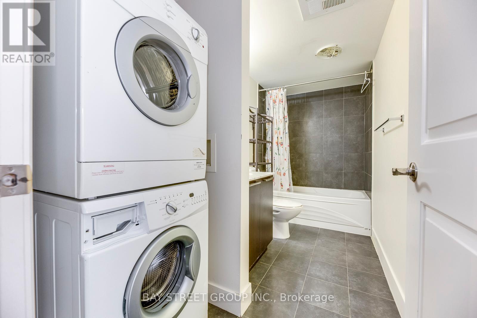 1007 - 23 Sheppard Avenue E, Toronto (Willowdale East), Ontario  M2N 0C8 - Photo 20 - C12211458