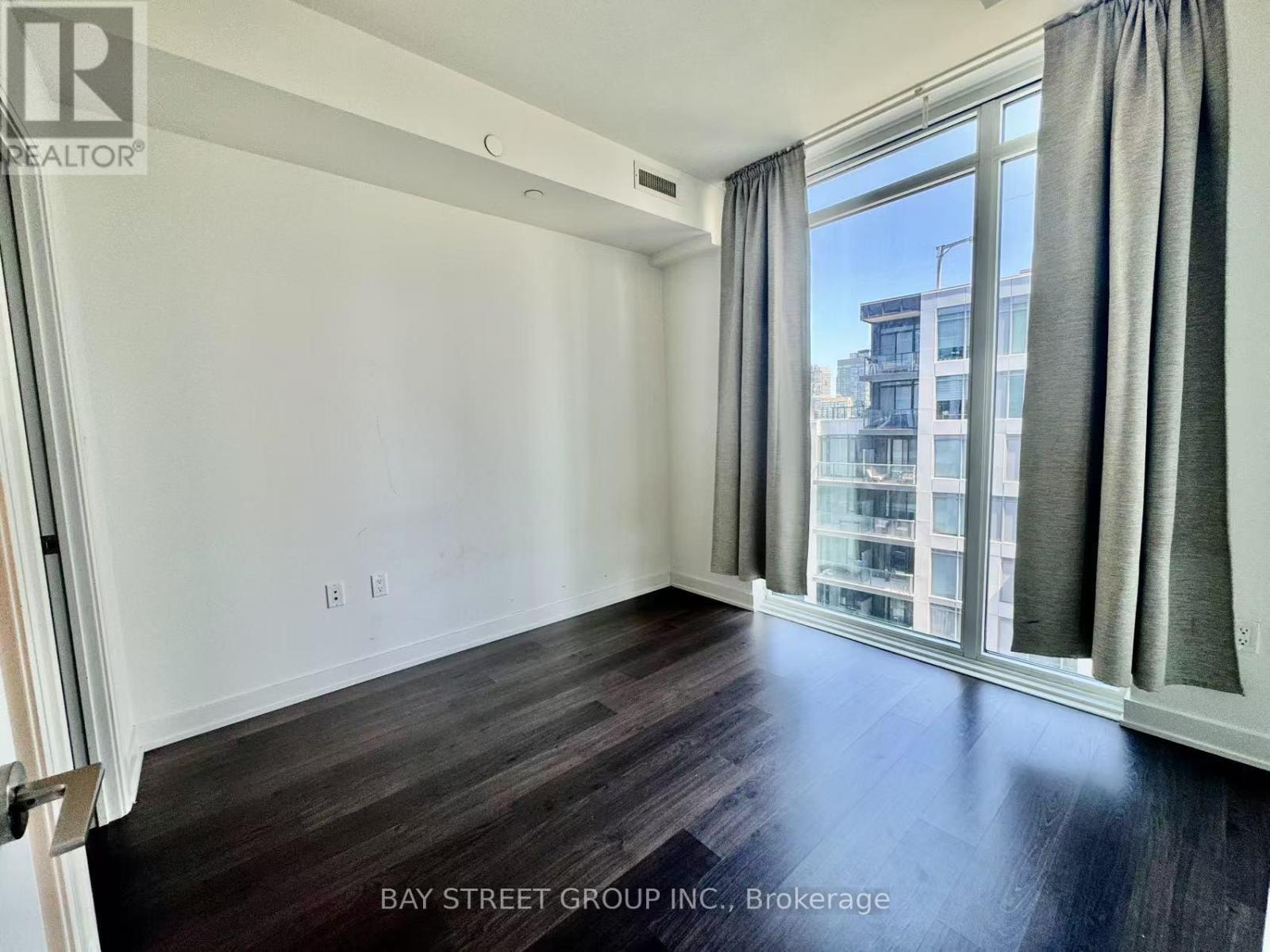 1514 - 27 Bathurst Street, Toronto (Waterfront Communities), Ontario  M5V 0R1 - Photo 10 - C12211488