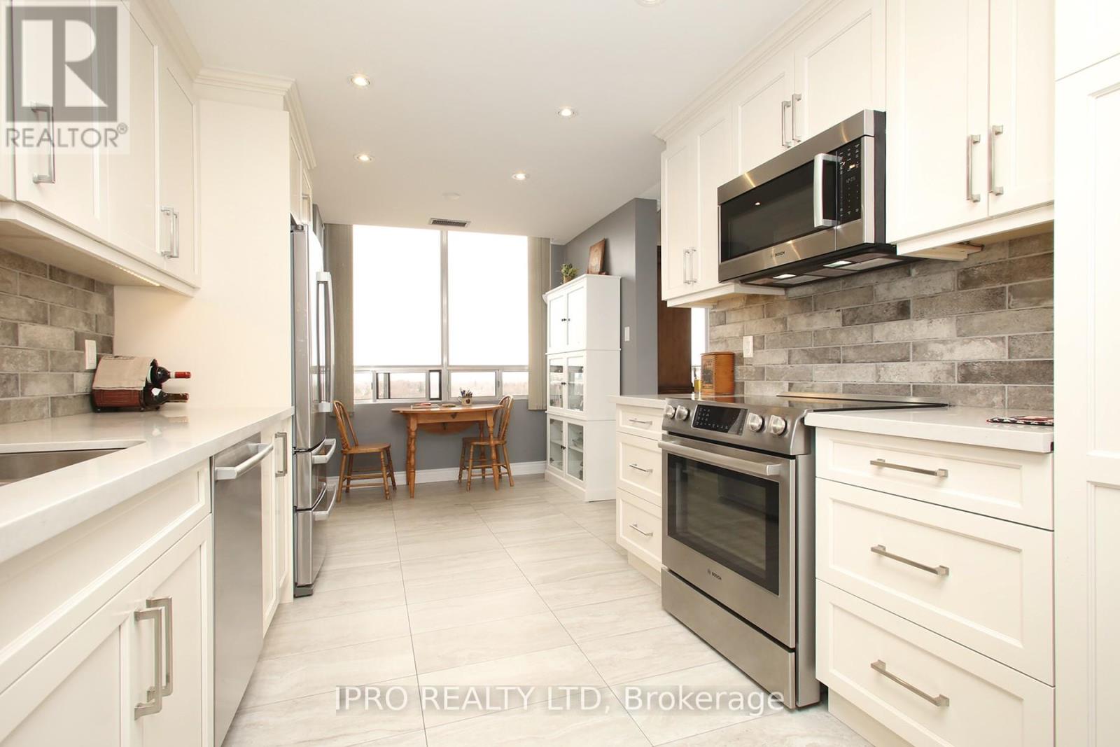 1203 - 310 Mill Street, Brampton, Ontario  L6Y 3B1 - Photo 3 - W12207345