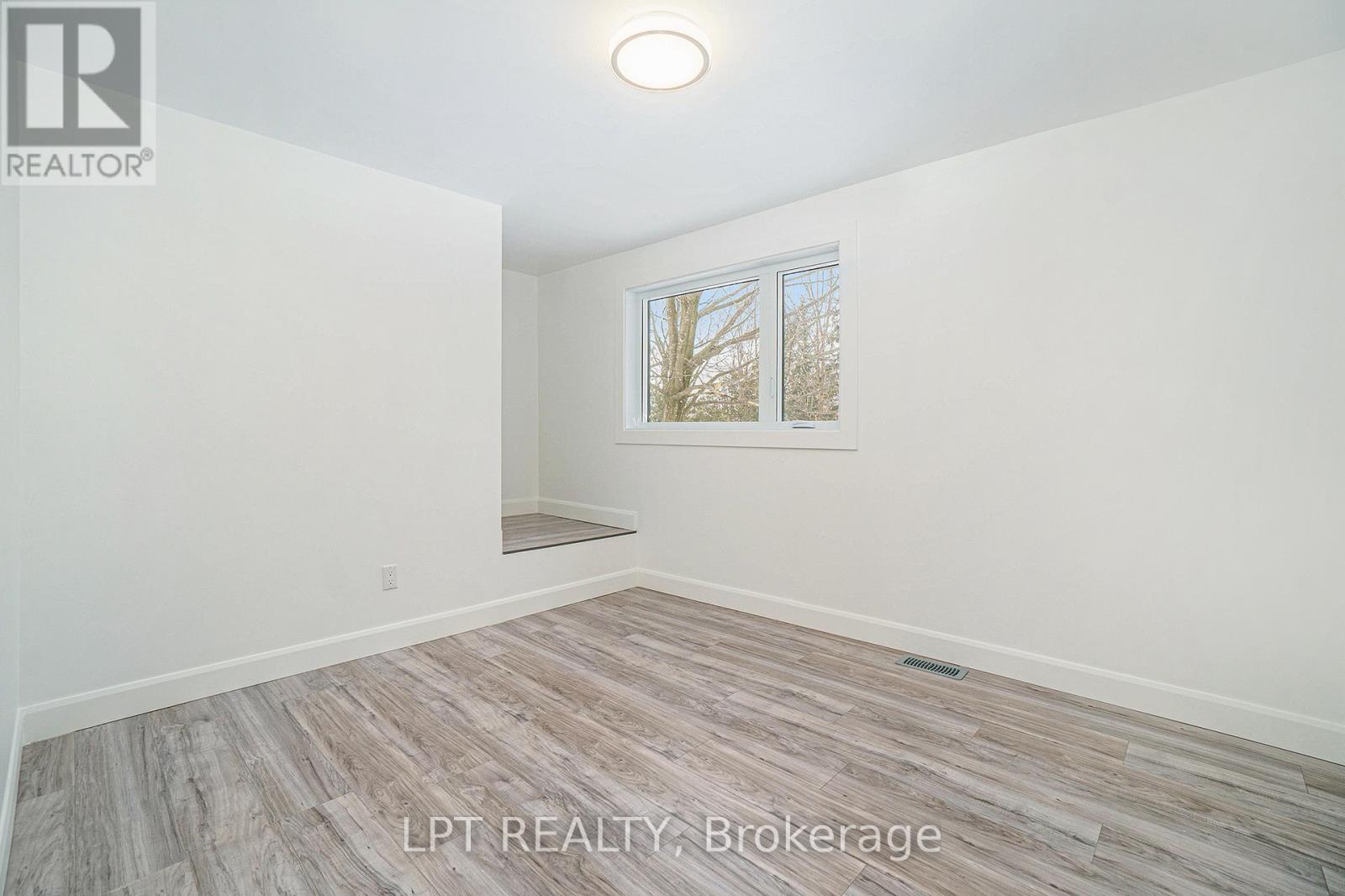 2112 Alta Vista Drive, Ottawa, Ontario  K1H 7L8 - Photo 17 - X12210828