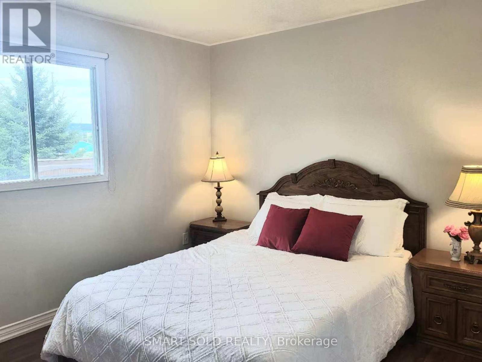148 Castlehill Road, Vaughan (Maple), Ontario  L6A 1N7 - Photo 10 - N12211473