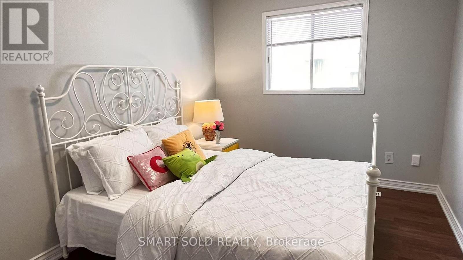 148 Castlehill Road, Vaughan (Maple), Ontario  L6A 1N7 - Photo 12 - N12211473