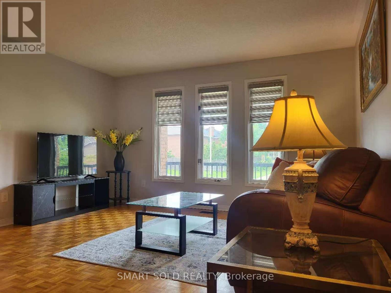 148 Castlehill Road, Vaughan (Maple), Ontario  L6A 1N7 - Photo 4 - N12211473
