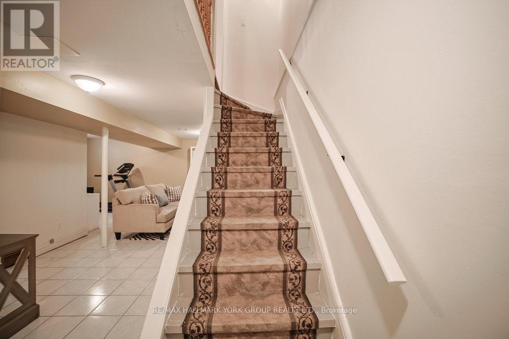 63 Crawford Rose Drive, Aurora (Aurora Heights), Ontario  L4G 4R5 - Photo 41 - N12211483