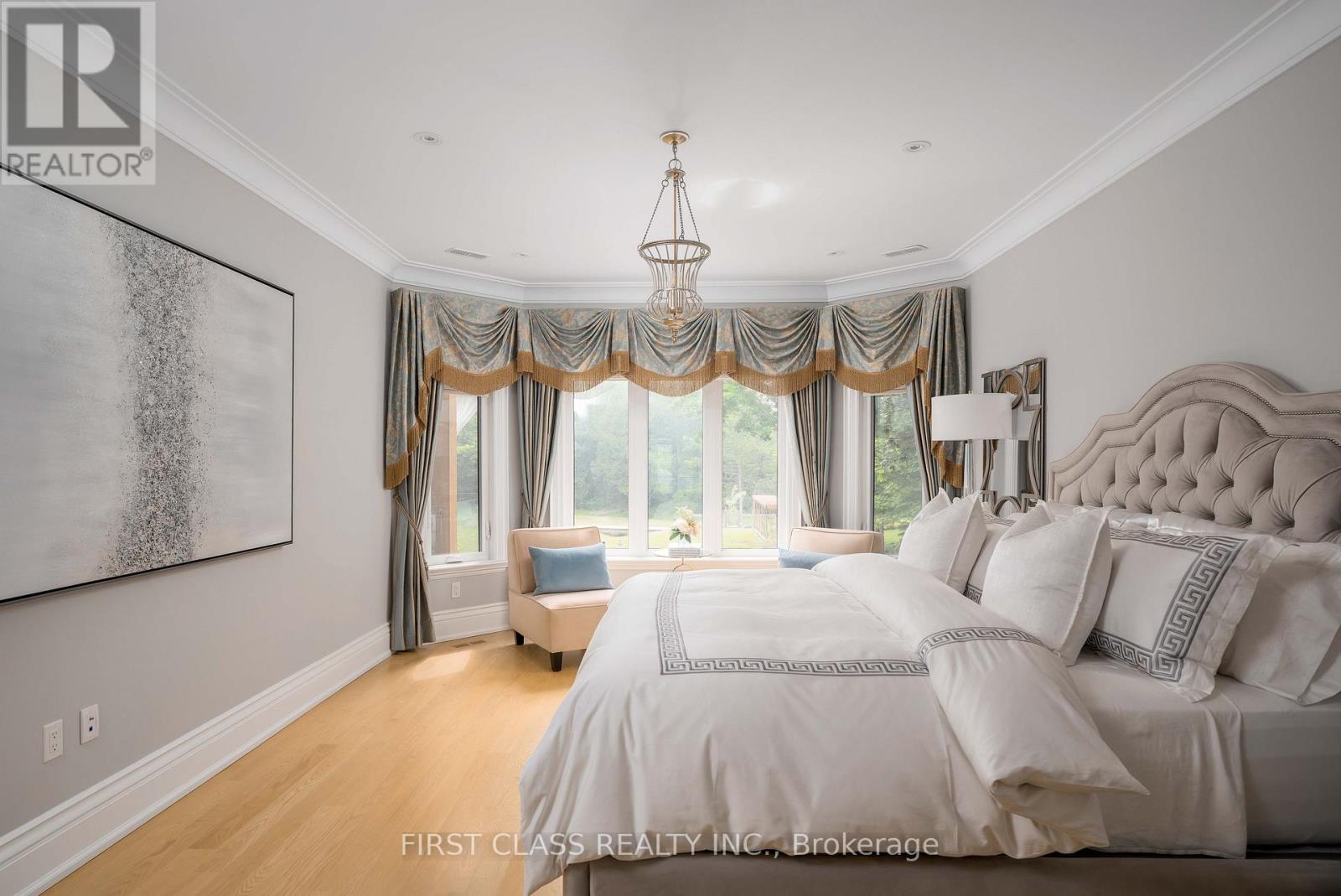 2 Vanvalley Drive, Whitchurch-Stouffville, Ontario  L0H 1G0 - Photo 13 - N12211486