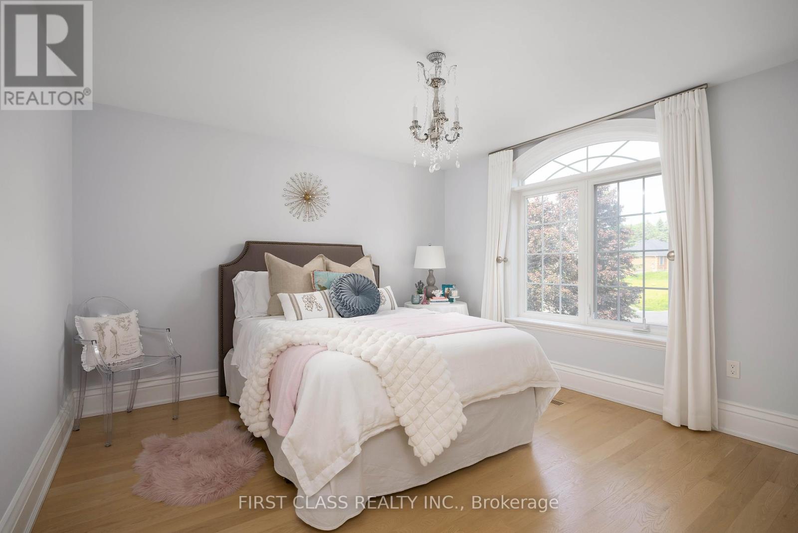 2 Vanvalley Drive, Whitchurch-Stouffville, Ontario  L0H 1G0 - Photo 23 - N12211486