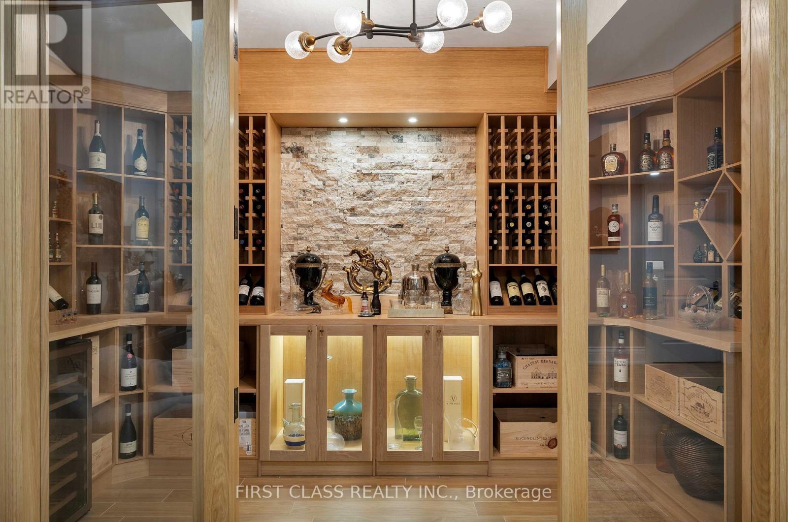 2 Vanvalley Drive, Whitchurch-Stouffville, Ontario  L0H 1G0 - Photo 32 - N12211486