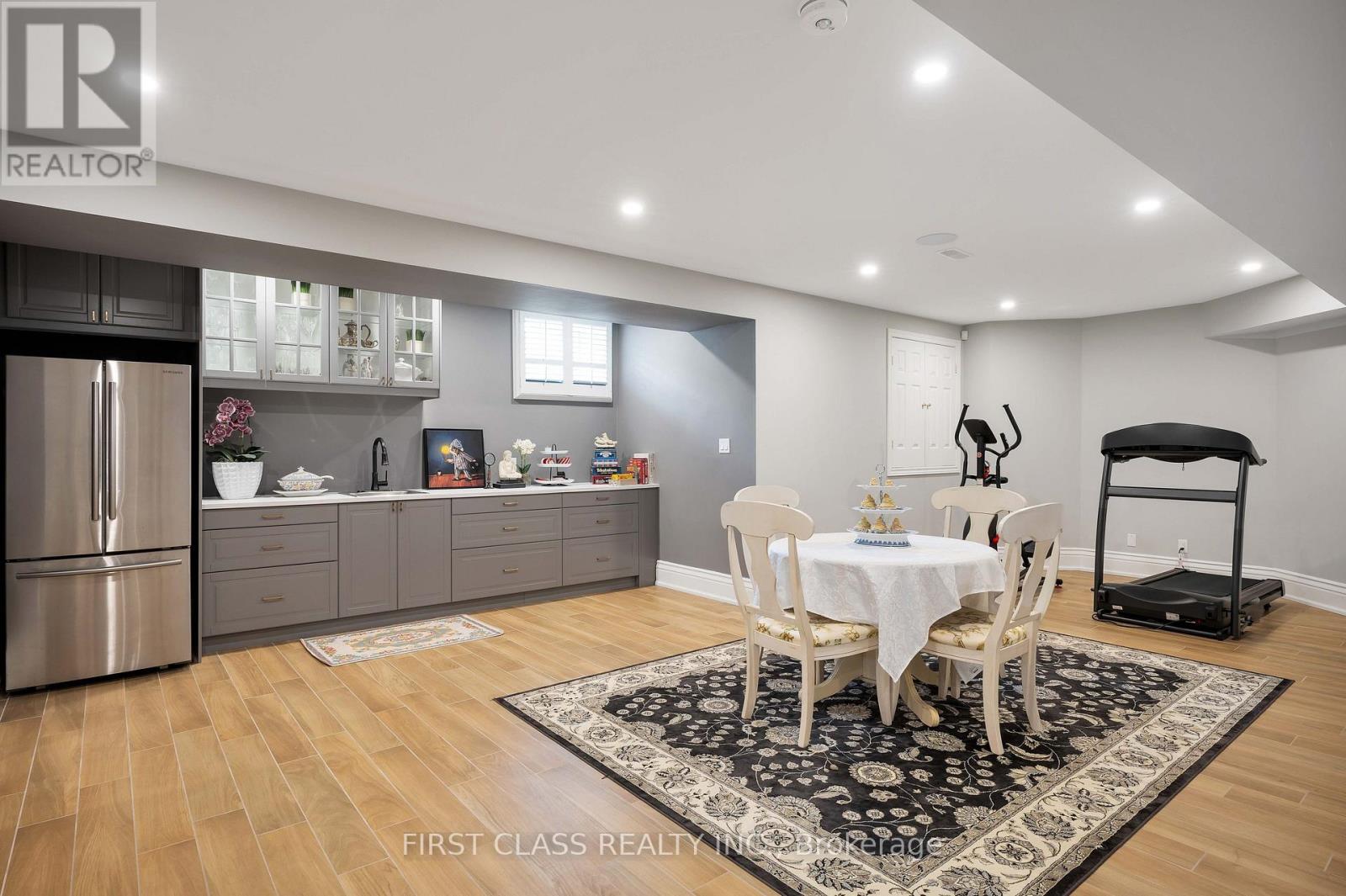 2 Vanvalley Drive, Whitchurch-Stouffville, Ontario  L0H 1G0 - Photo 34 - N12211486
