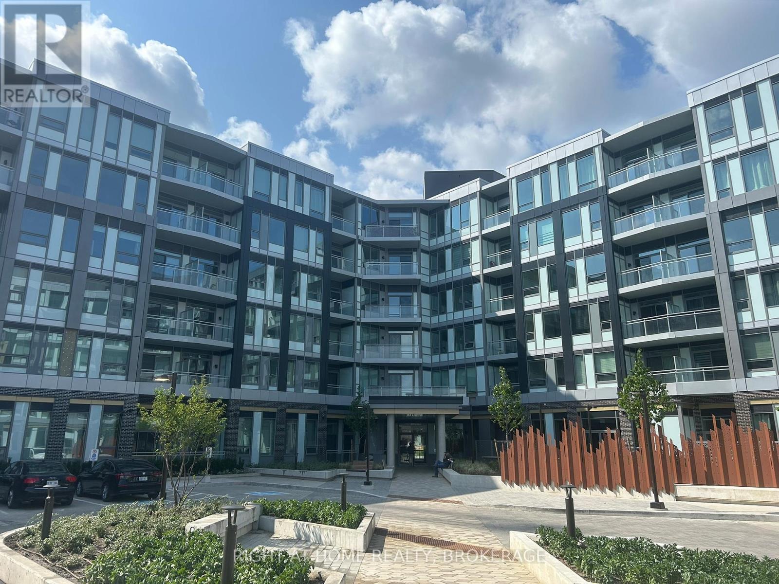 641 - 2501 SAW WHET BOULEVARD, Oakville, Ontario