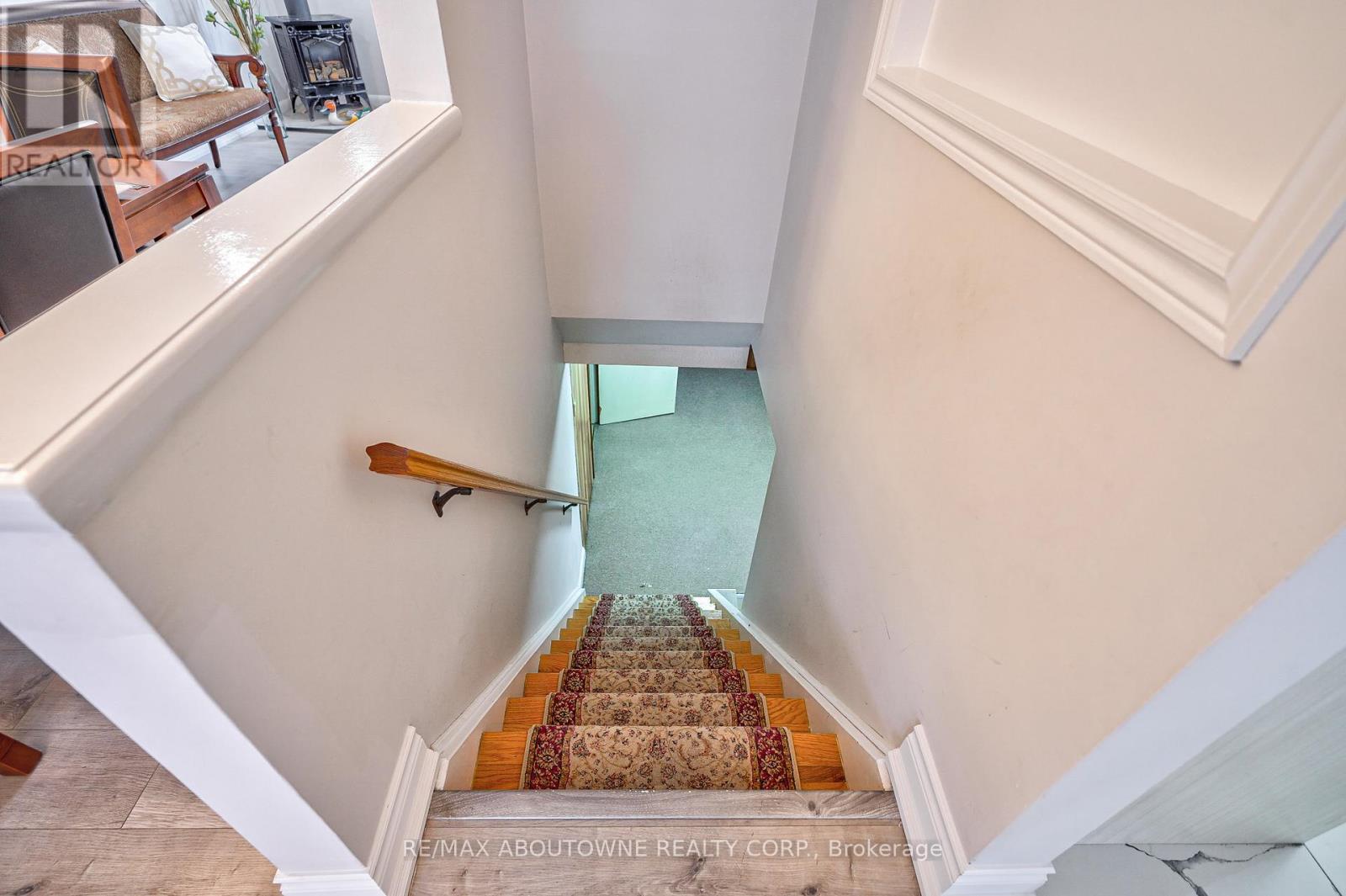 428 Henderson Road, Burlington (Shoreacres), Ontario  L7L 2P8 - Photo 19 - W12211455