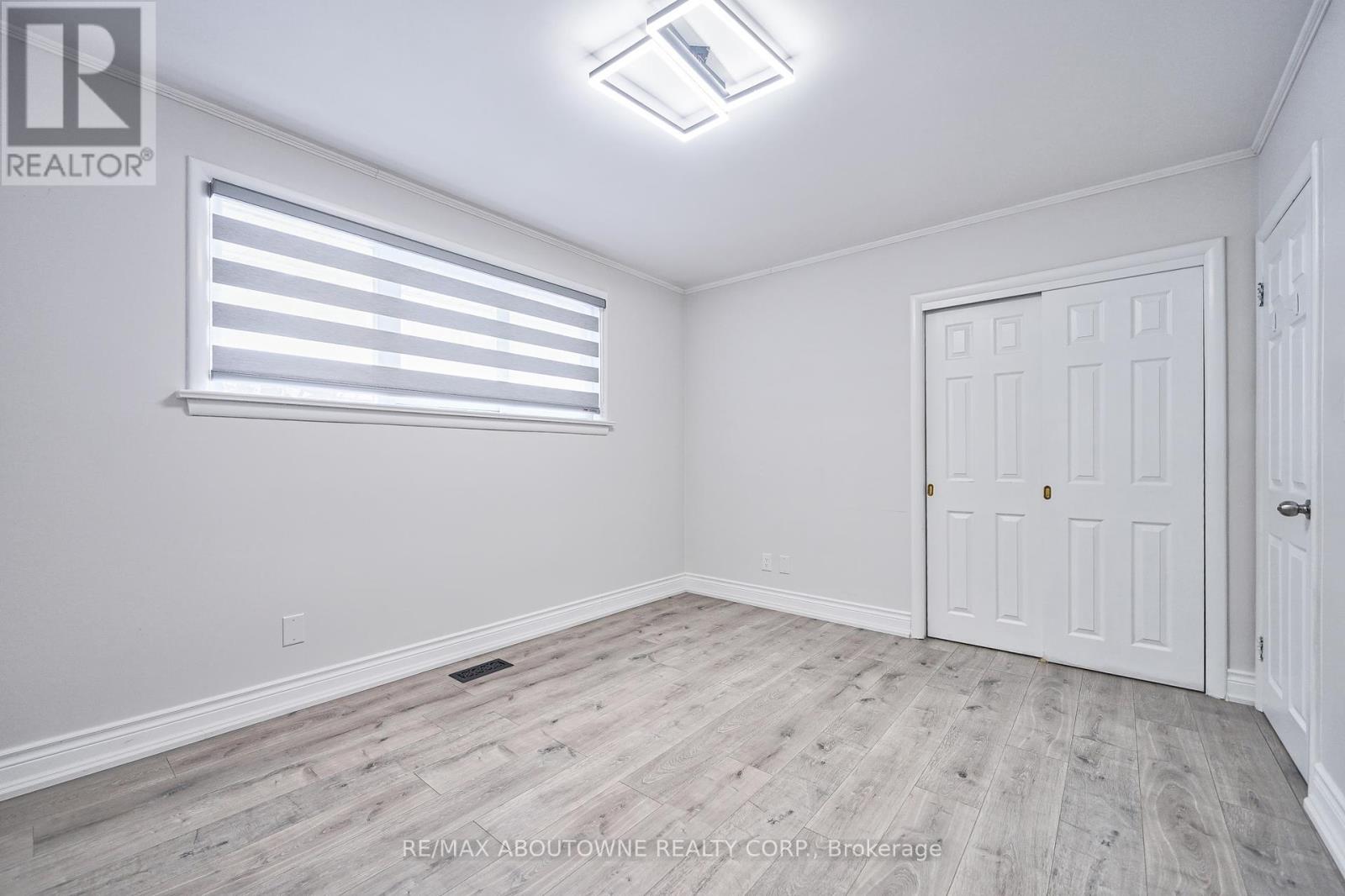 428 Henderson Road, Burlington (Shoreacres), Ontario  L7L 2P8 - Photo 28 - W12211455