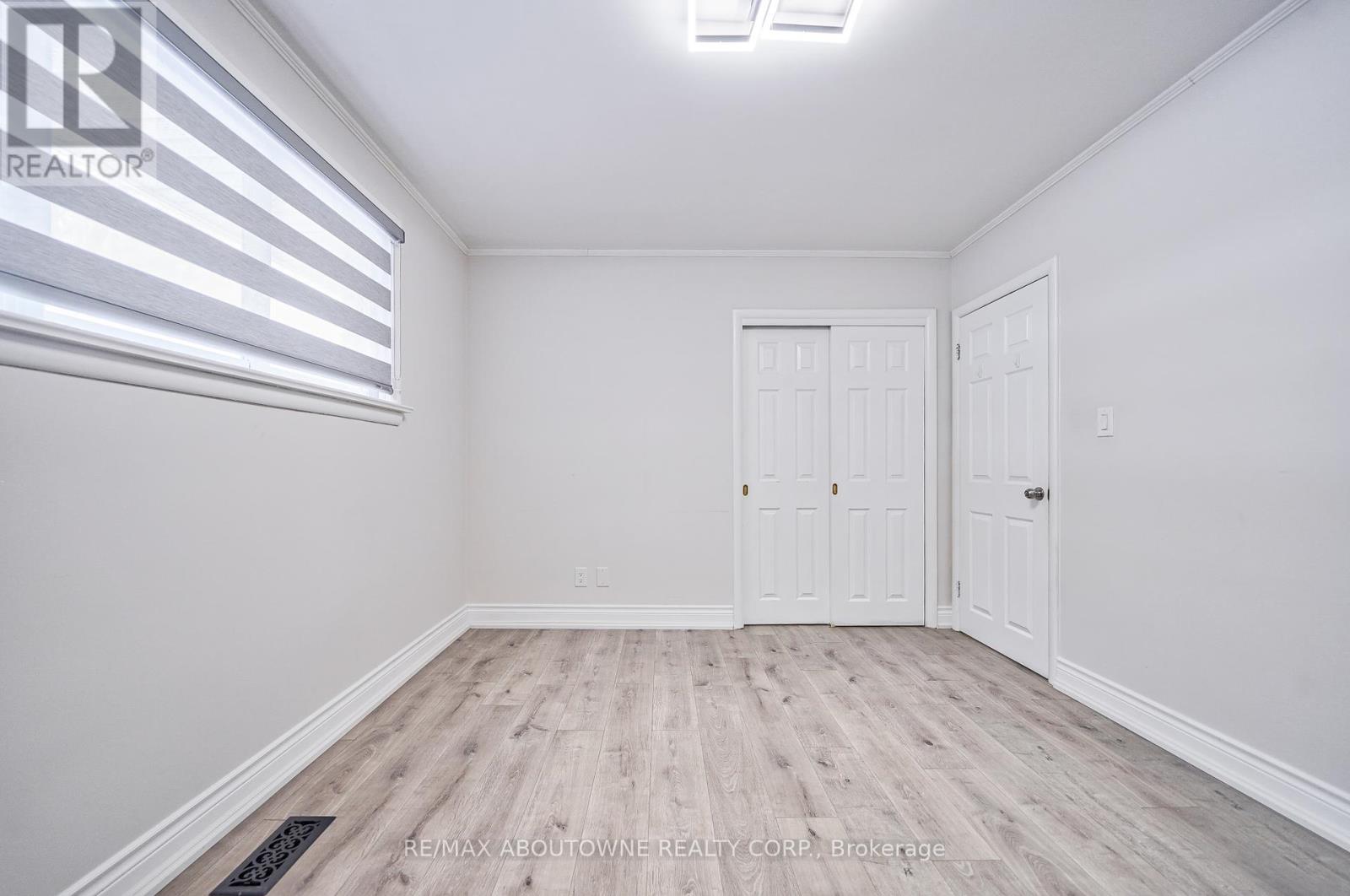 428 Henderson Road, Burlington (Shoreacres), Ontario  L7L 2P8 - Photo 29 - W12211455
