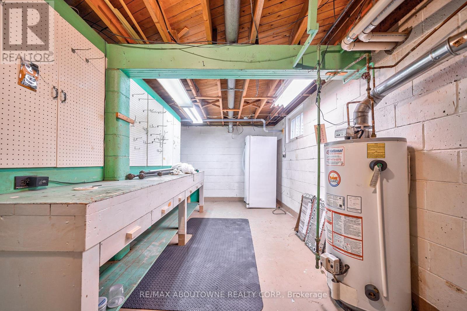 428 Henderson Road, Burlington (Shoreacres), Ontario  L7L 2P8 - Photo 44 - W12211455
