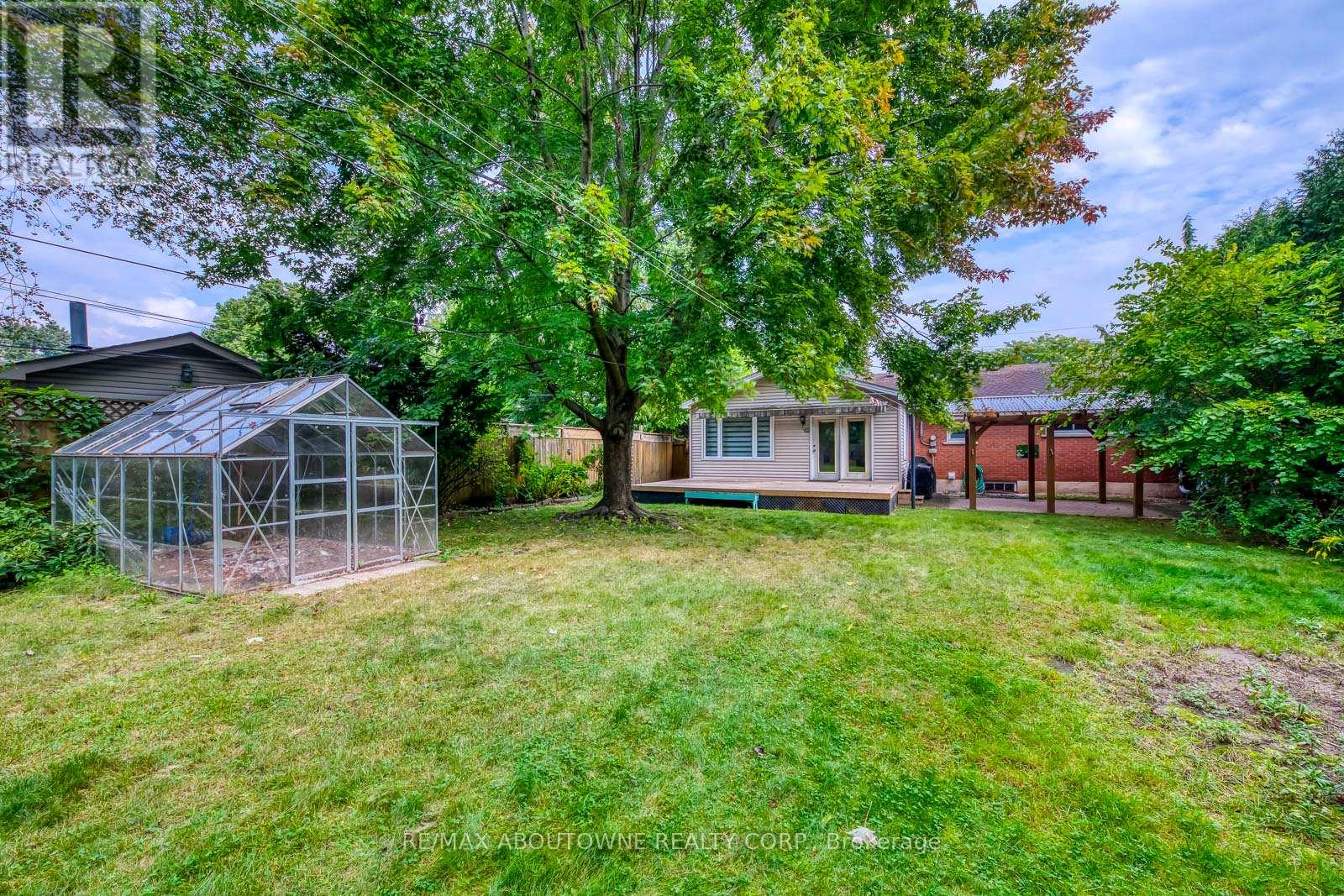 428 Henderson Road, Burlington (Shoreacres), Ontario  L7L 2P8 - Photo 45 - W12211455