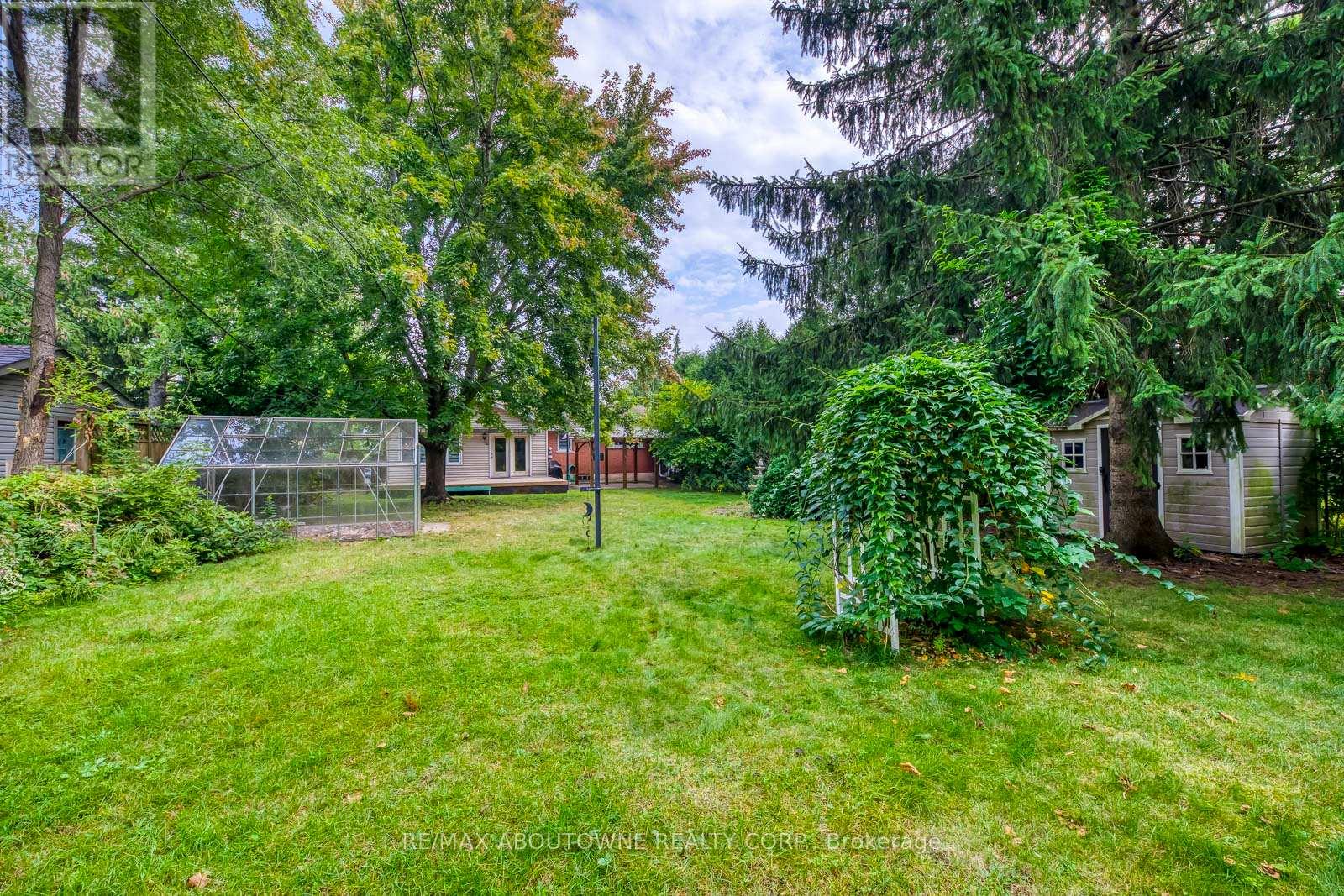 428 Henderson Road, Burlington (Shoreacres), Ontario  L7L 2P8 - Photo 49 - W12211455