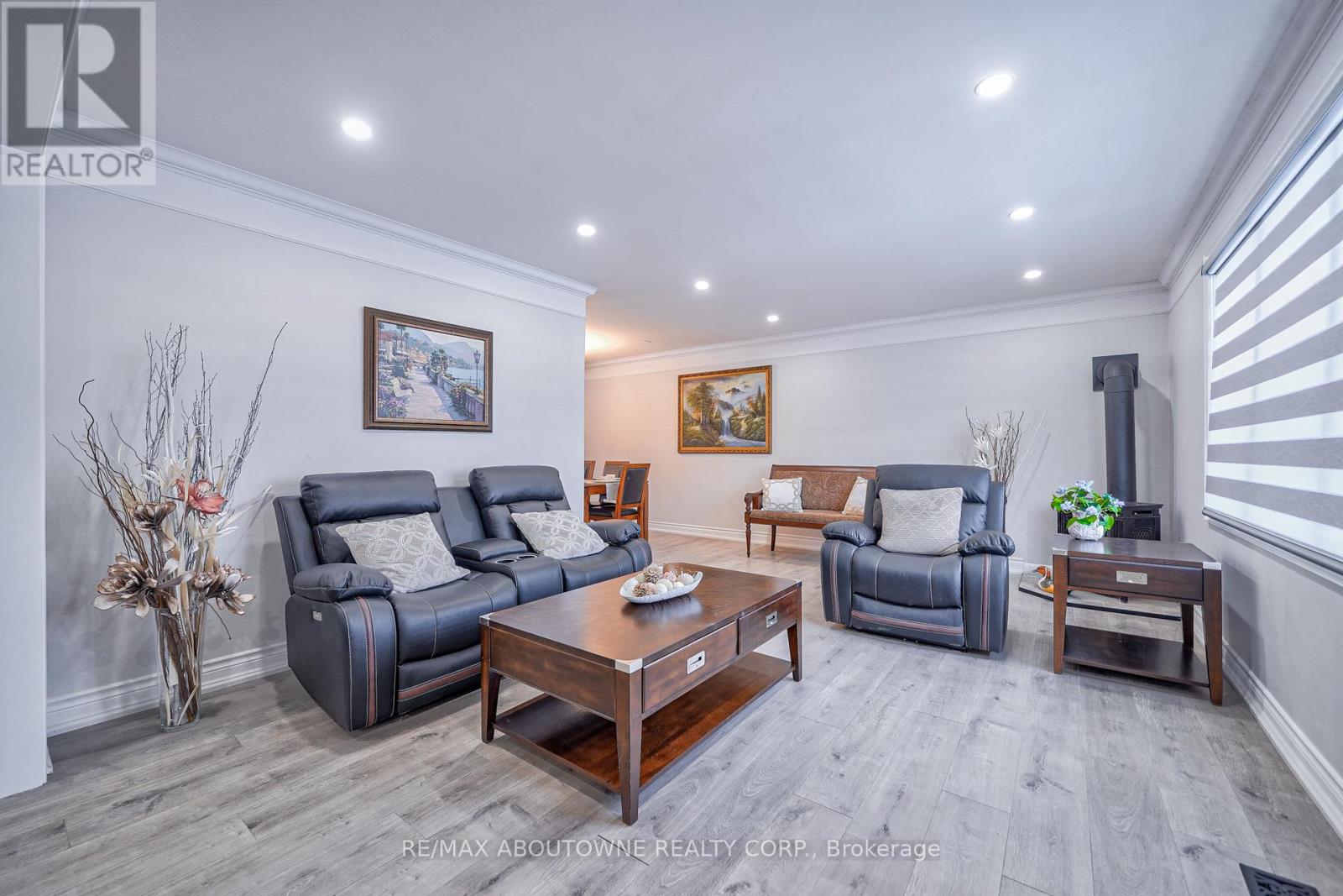 428 Henderson Road, Burlington (Shoreacres), Ontario  L7L 2P8 - Photo 9 - W12211455