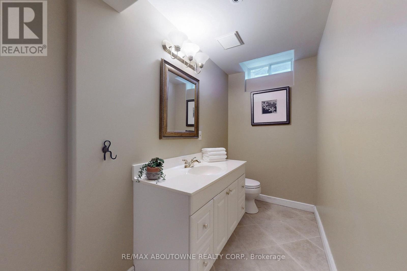 1385 Greendale Terrace, Oakville (Ga Glen Abbey), Ontario  L6M 1W6 - Photo 42 - W12211467