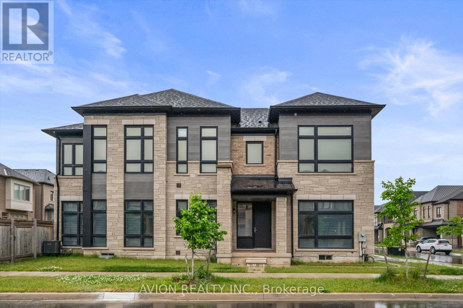 2417 EDWARD LEAVER TRAIL, Oakville, Ontario
