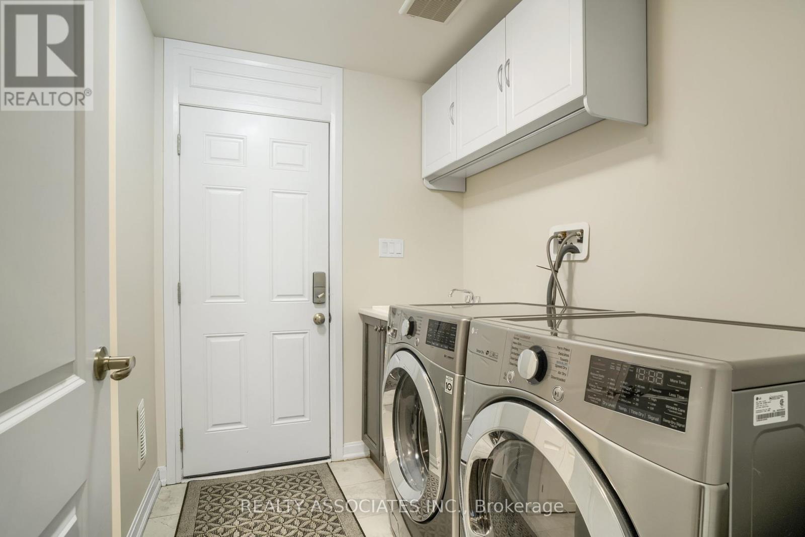 133 Grovewood Common, Oakville, Ontario  L6H 7C4 - Photo 7 - W11964105