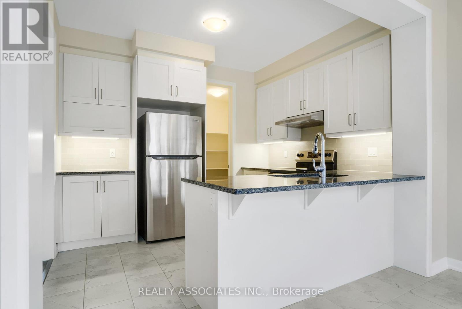 133 Grovewood Common, Oakville, Ontario  L6H 7C4 - Photo 9 - W11964105