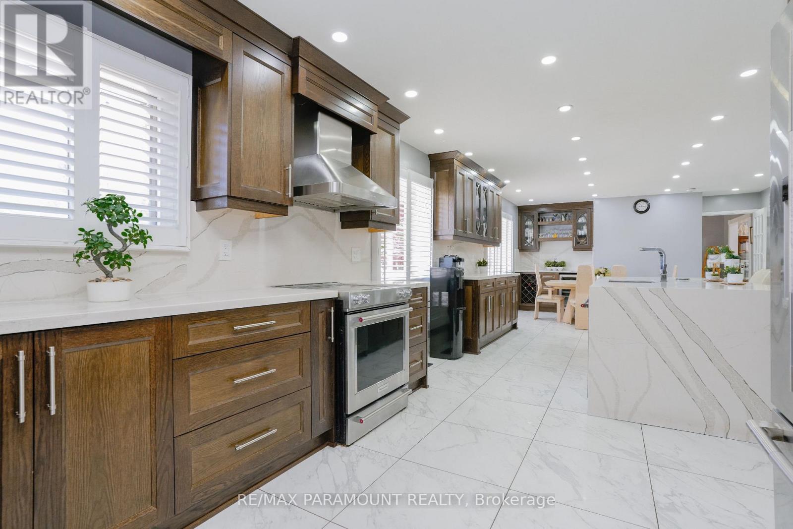 48 Boreham Circle, Brampton, Ontario  L6Z 1T4 - Photo 10 - W12177663