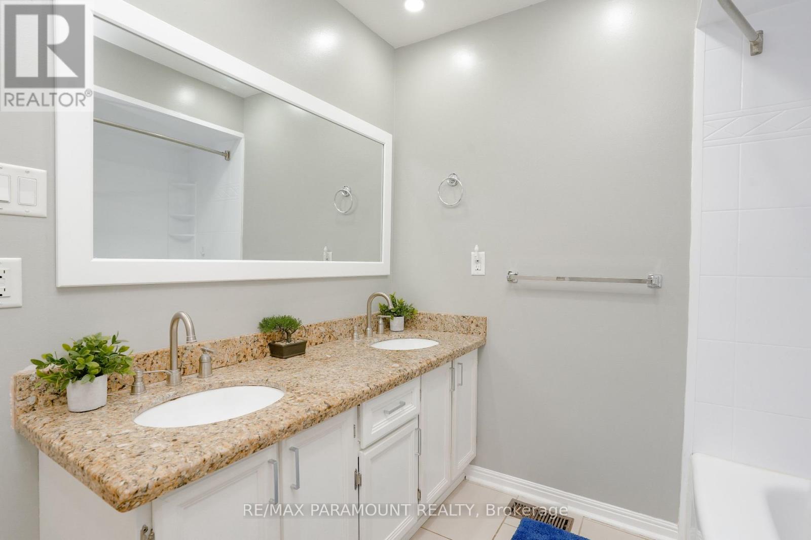 48 Boreham Circle, Brampton, Ontario  L6Z 1T4 - Photo 25 - W12177663