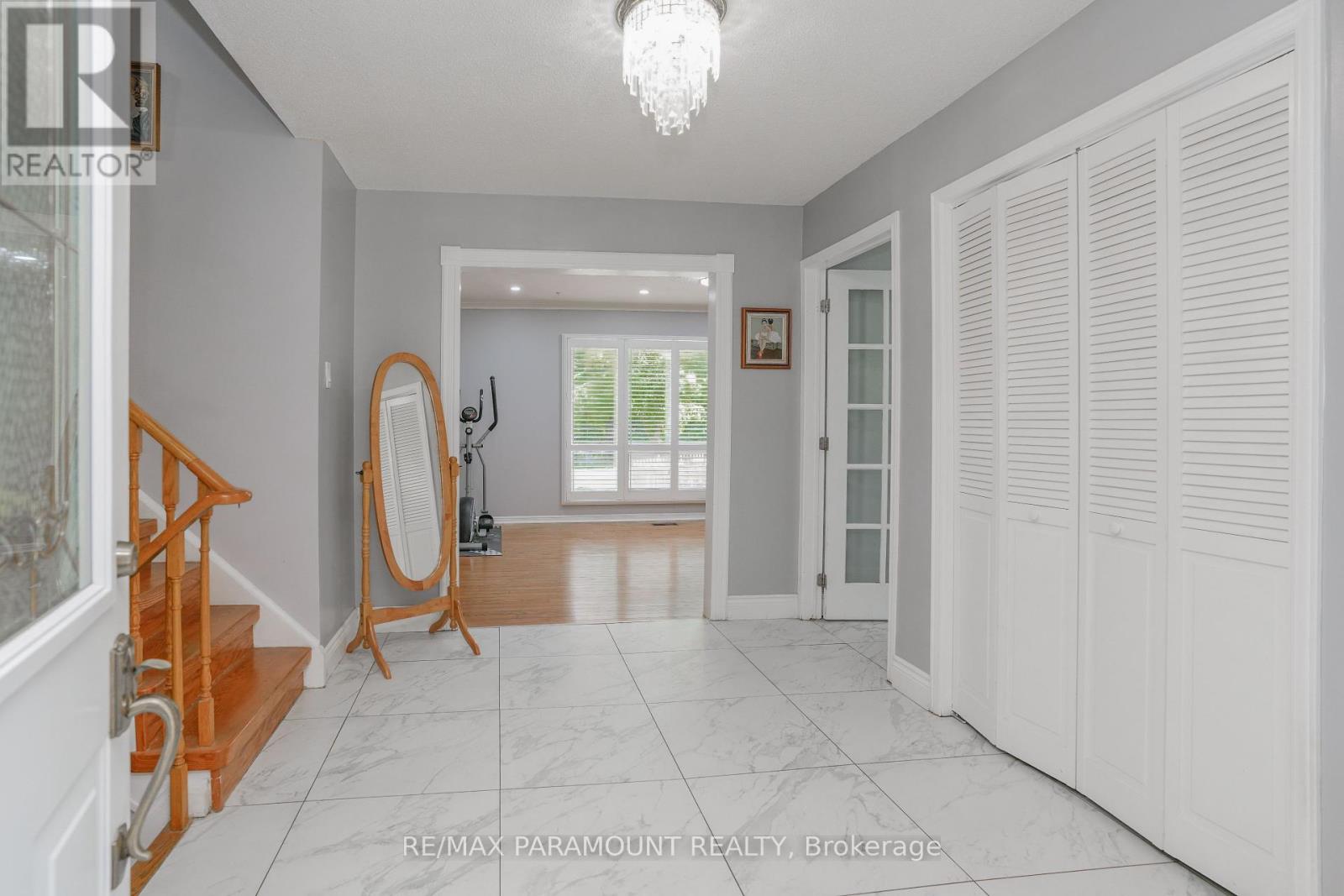 48 Boreham Circle, Brampton, Ontario  L6Z 1T4 - Photo 4 - W12177663