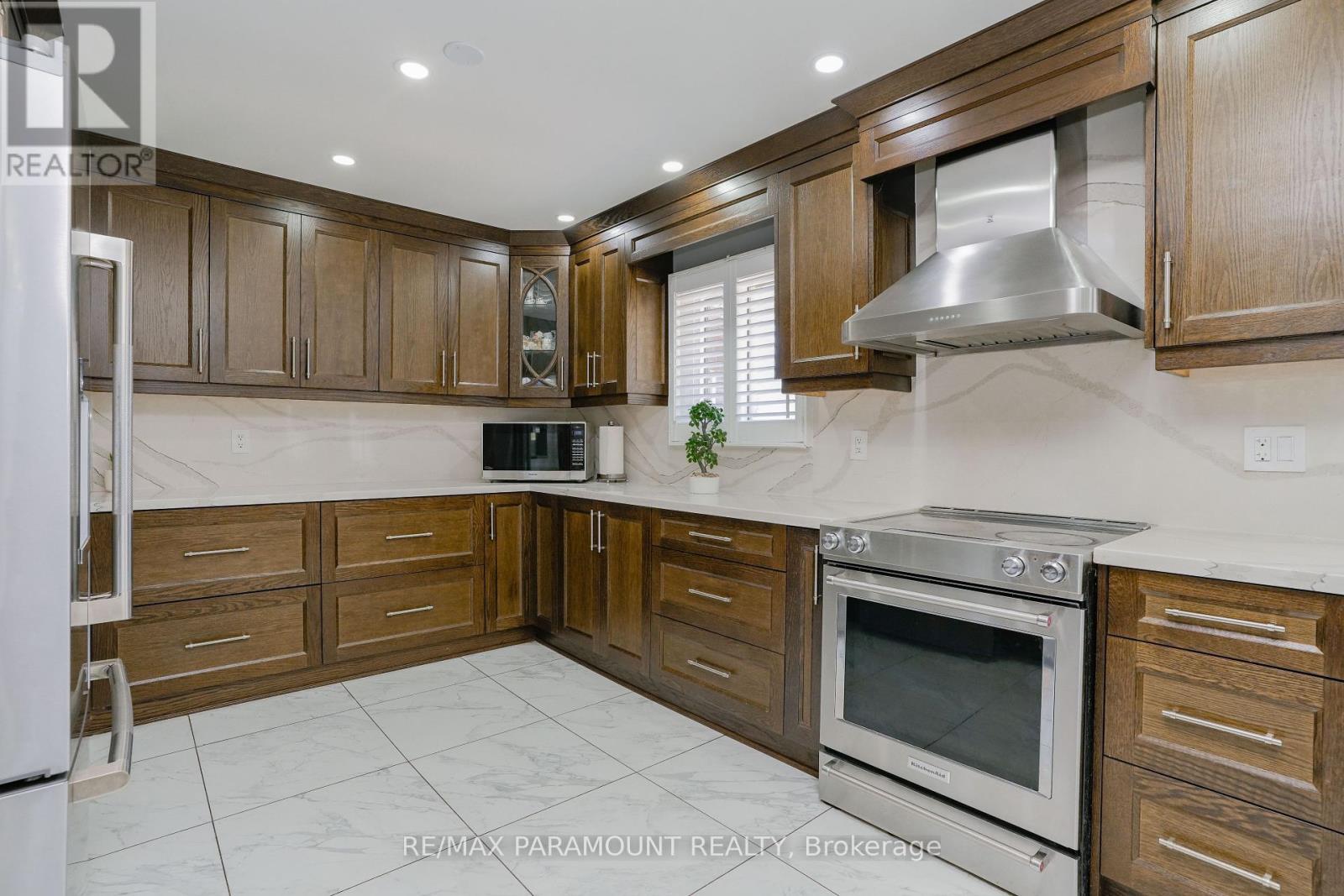 48 Boreham Circle, Brampton, Ontario  L6Z 1T4 - Photo 9 - W12177663