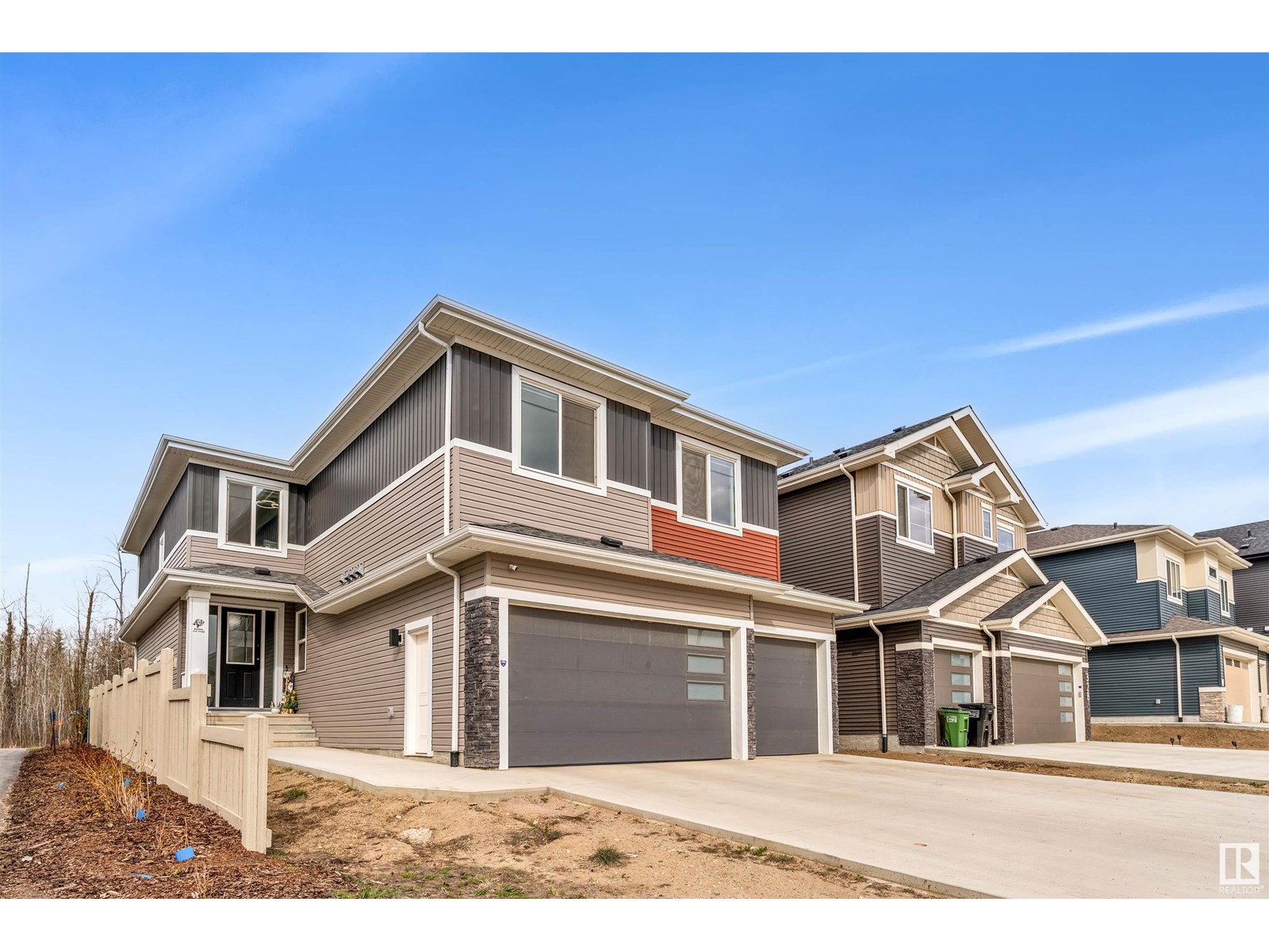 Property at 332 33 AV NW NW image 3