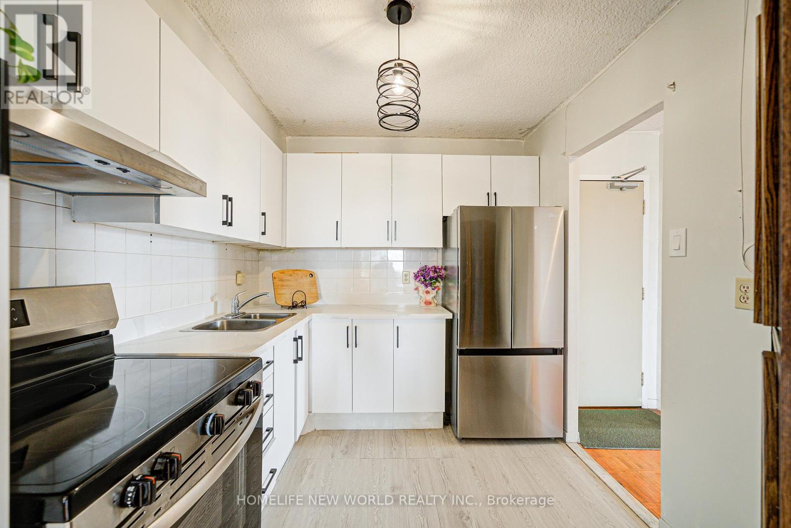 1001 - 4091 Sheppard Ave E Avenue, Toronto (Agincourt South-Malvern West), Ontario  M1S 3H2 - Photo 4 - E12208963