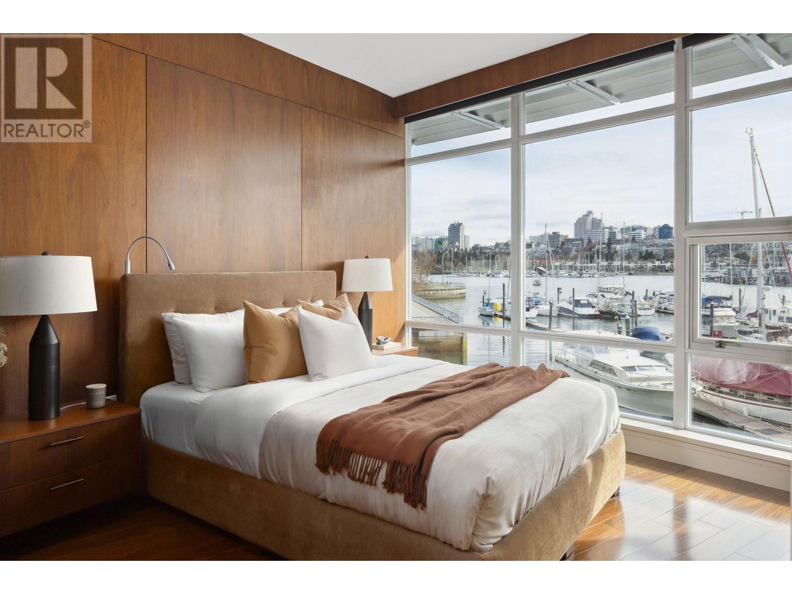 202 628 Kinghorne Mews, Vancouver, British Columbia  V6Z 3H6 - Photo 1 - R3014125