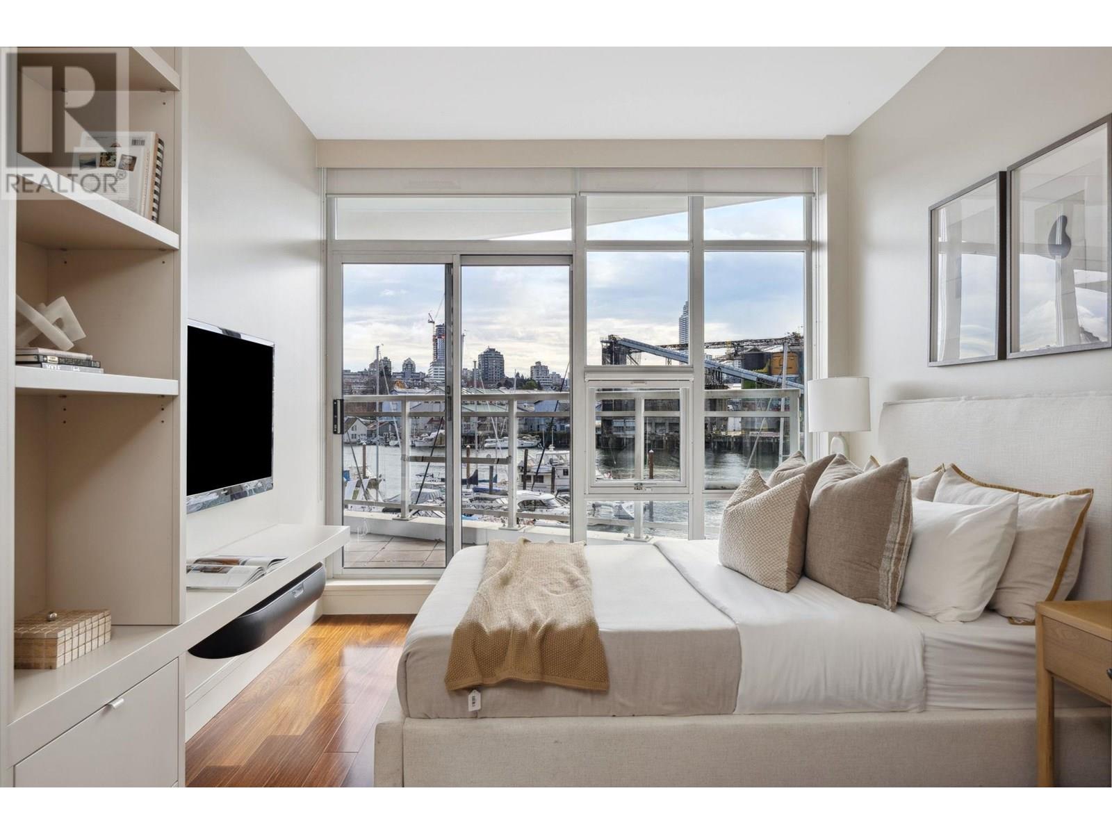 202 628 Kinghorne Mews, Vancouver, British Columbia  V6Z 3H6 - Photo 32 - R3014125