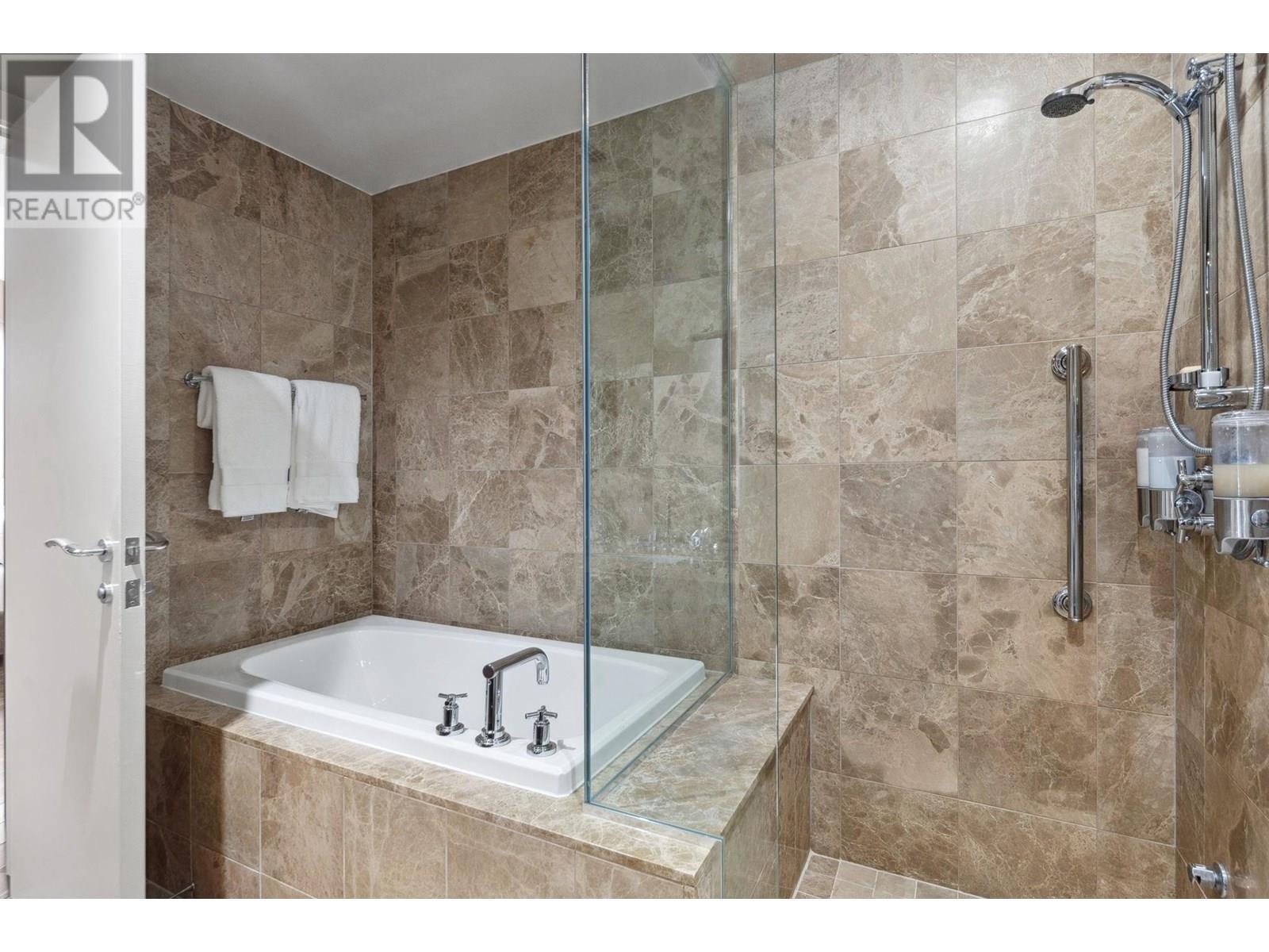 202 628 Kinghorne Mews, Vancouver, British Columbia  V6Z 3H6 - Photo 9 - R3014125