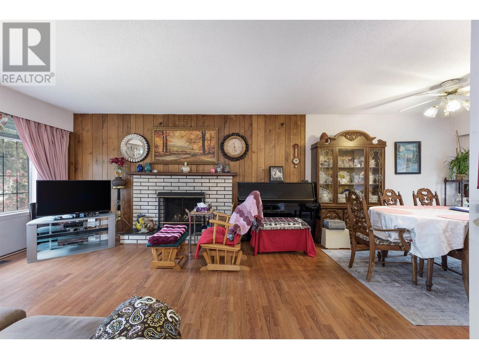 Property at 4785 46 AVENUE image 5