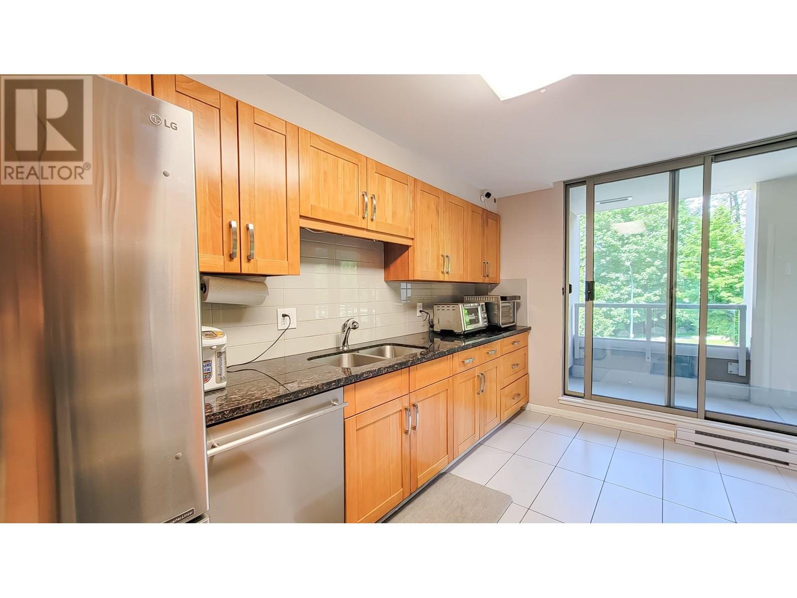 203 3070 Guildford Way, Coquitlam, British Columbia  V3B 7R8 - Photo 8 - R3013939