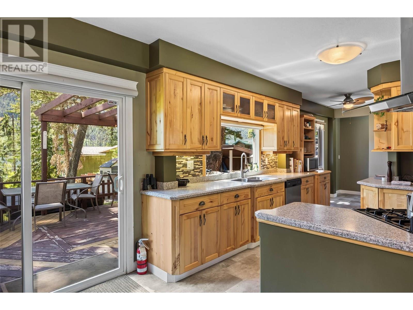 2292 OJIBWAY Road Kamloops Photo 5