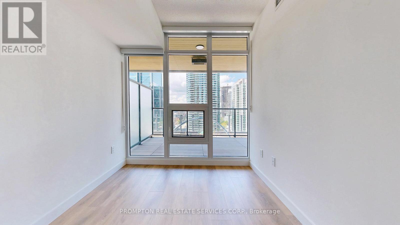 3805 - 3 Concord Cityplace Way, Toronto, Ontario  M5V 0X4 - Photo 18 - C12211494